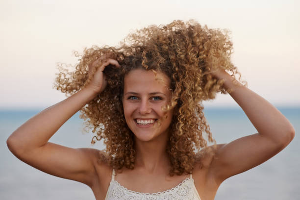 Shaeri les soins capillaires naturels des cheveux boucles